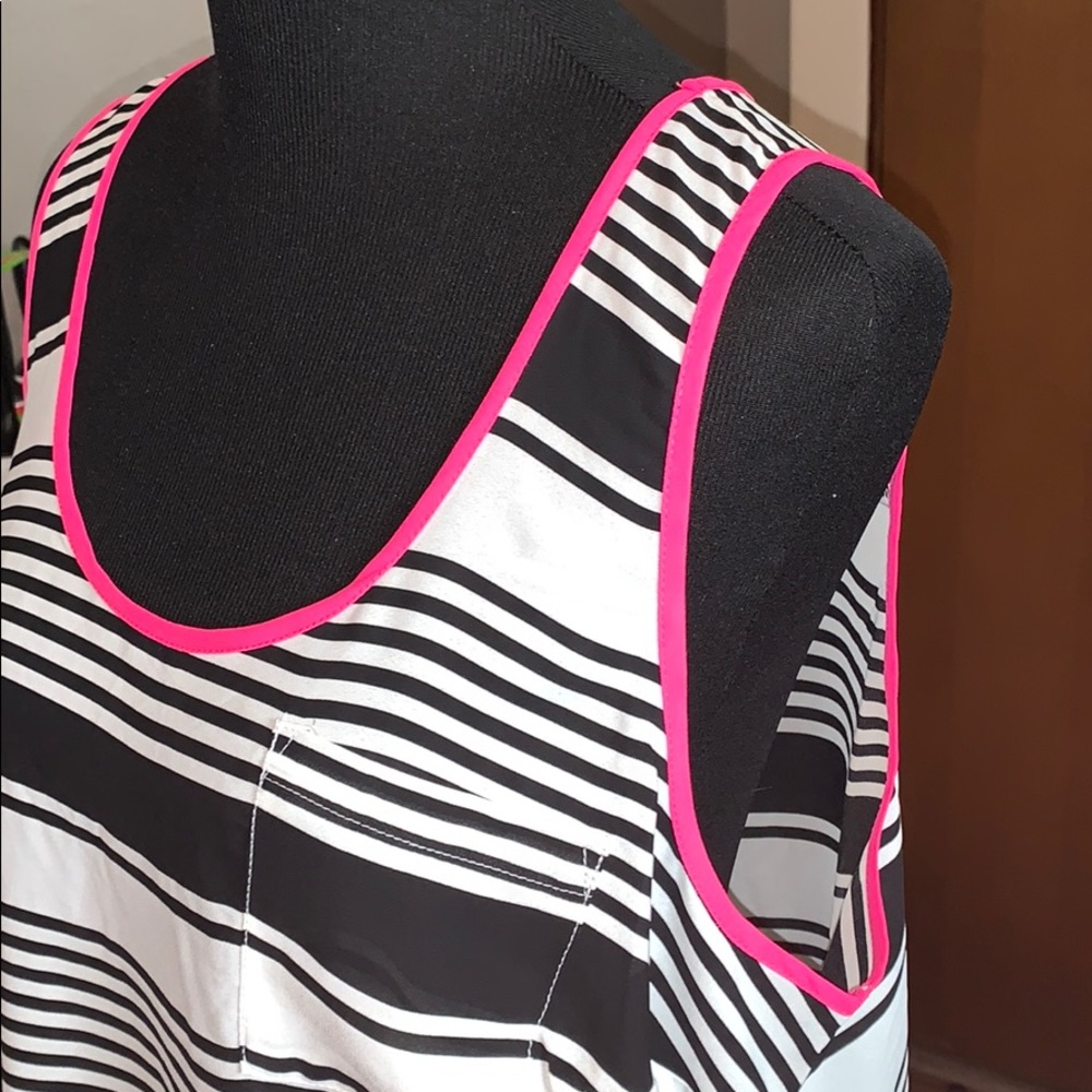 TORRID black and white striped pocket tank top - Picture 5 of 7